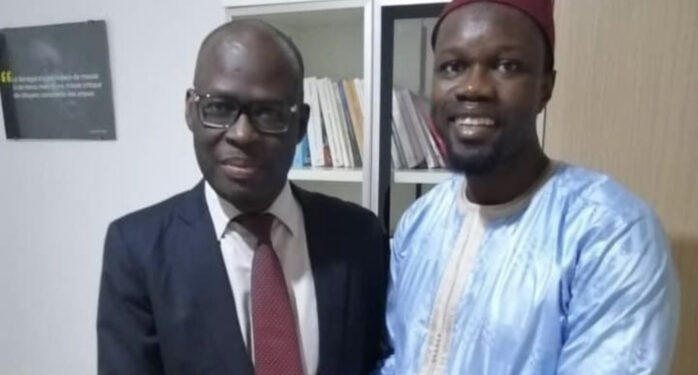 Nouveau DG Cheikh Bamba Dièye sur le tarmac de l Aibd EmediaSN