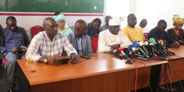 LA COALITION YEWWI ASKAN WI SORT DE SA RÉSERVE 1 coalition_755.jpg