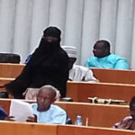 LA TENUE INTRIGANTE DE COURA MACKY 2 coura_755.jpg