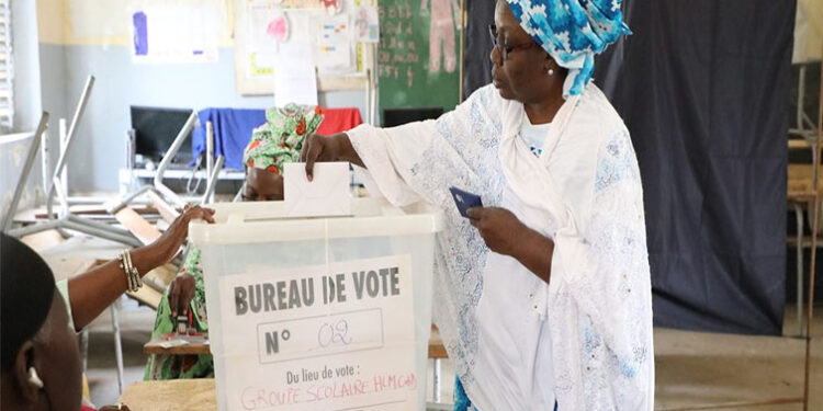«UN COUPLAGE DES ÉLECTIONS SERAIT UN OBSTACLE À LA DÉMOCRATIE» (ALIOUNE SOUARÉ) 1 e_lection_755.jpg