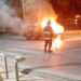 UNE VOITURE PREND FEU DEVANT LE PALAIS 8 incendie_755.jpg