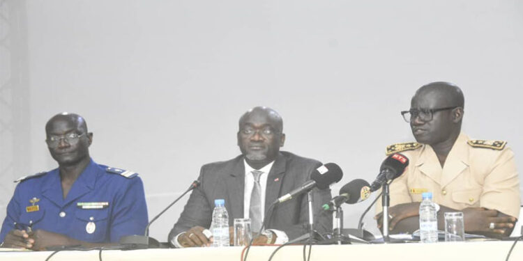 LA SENELEC ÉVOQUE DE “LOURDES” PERTES ET… 1 senelec_755.jpg