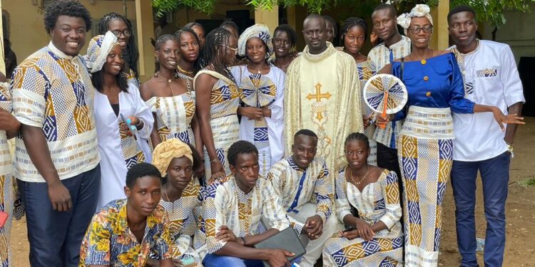 LA COMMUNAUTÉ CHRÉTIENNE DE MATAM PRIE POUR LA PAIX A LA CEDEAO 1 abbe_1.jpg