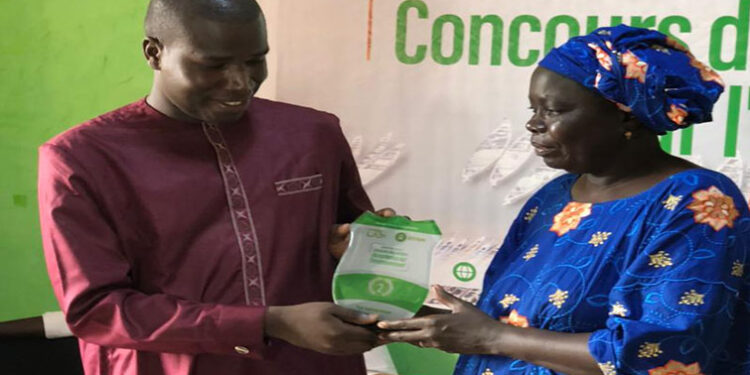 PAPE IBRAHIMA NDIAYE DE EMEDIA REMPORTE LE 2E PRIX 1 pin_755.jpg