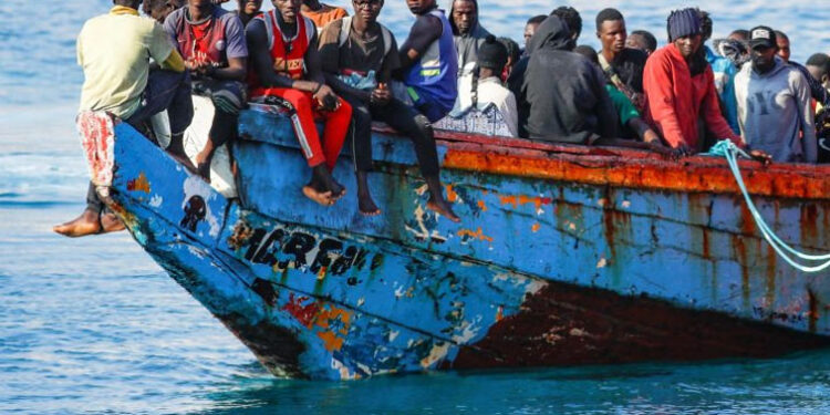 LA PIROGUE DES MIGRANTS RETROUVÉE APRÈS PLUS DE 20 JOURS 1 pirogue_755-3.jpg