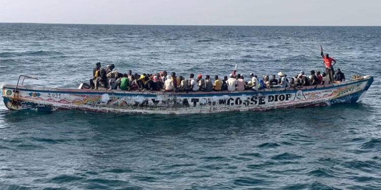 118 MIGRANTS IRRÉGULIERS INTERCEPTÉS PAR LA MARINE SÉNÉGALAISE 1 pirogue_755-8.jpg