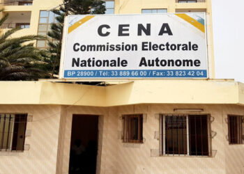 Fiches de parrainage : le collectif des avocats de Sonko saisit la CENA