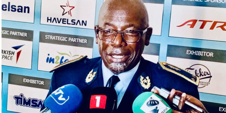 Sur les défis sécuritaires : « il faut créer une posture de défense collective » (Général Souleymane Sarr) 1 Sur les défis sécuritaires : « il faut créer une posture de défense collective » (Général Souleymane Sarr)