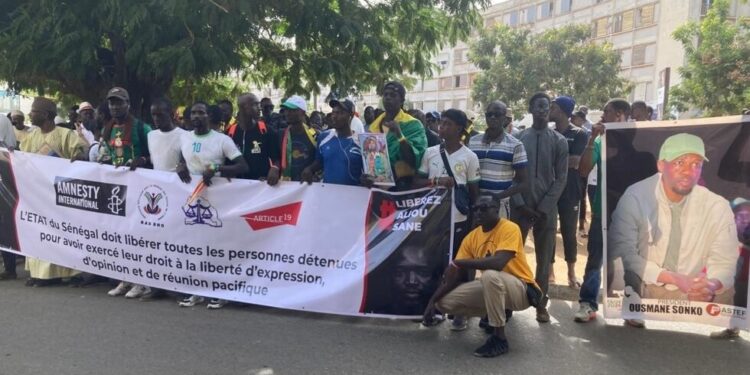 Marche pour la libération des détenus : L’opposition renoue avec la rue 1 Marche pour la libération des détenus : L’opposition renoue avec la rue
