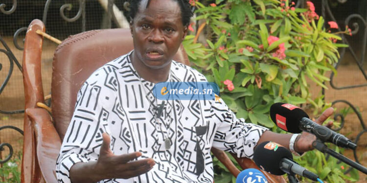 BABA MAAL, AVOCAT DE LA JEUNESSE AFRICAINE 1 baba_755-3.jpg