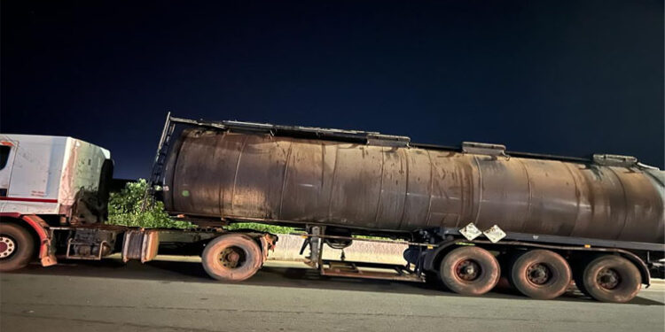 UNE SAISIE RECORD DE 146 000 LITRES PAR LA DOUANE 1 UNE SAISIE RECORD DE 146 000 LITRES PAR LA DOUANE