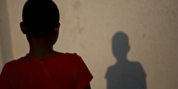 «Il m’a sodomisé…» : l’insoutenable récit du garçon de 13 ans violé par le communicateur traditionnel de 72 ans