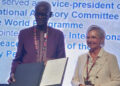 PAPA MOMAR DIOP HONORÉ À ABU DHABI 8 papa_755.jpg