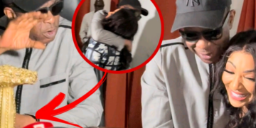 Meilleure artiste féminine : Viviane Chidid remet le trophée du trace awards à Youssou N’Dour