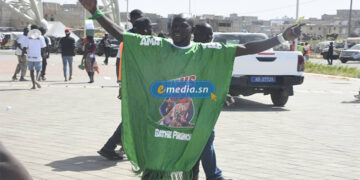 Zoom sur l&rsquo;arrivée des supporters de Ama Baldé