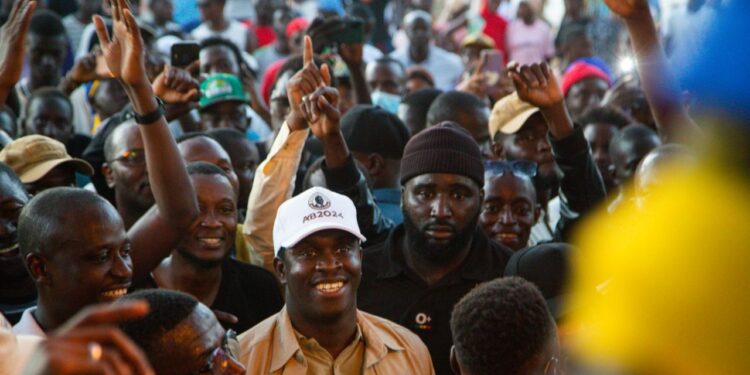 Kolda : Abdourahmane Baldé dit Doura mobilise la jeunesse de Doumassou, le fief de Mame Boye Diao 1 Kolda : Abdourahmane Baldé dit Doura mobilise la jeunesse de Doumassou, le fief de Mame Boye Diao