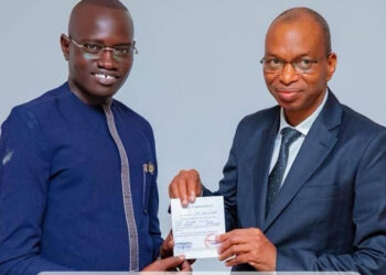 Présidentielle 2024 : Pr Moussa Baldé a remis un premier lot de 49.750 parrains