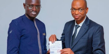 Présidentielle 2024 : Pr Moussa Baldé a remis un premier lot de 49.750 parrains