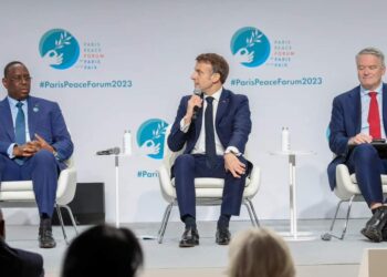 Macron à Macky : «En renonçant à un 3e mandat, il a décidé de protéger son pays…»