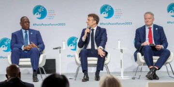 Macron à Macky : «En renonçant à un 3e mandat, il a décidé de protéger son pays…»