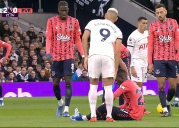 Urgent : Idrissa Gana Guèye quitte la pelouse après seulement 23 minutes de jeu