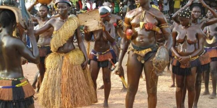 Clôture de la 16e édition du Festival «Koom-Koom» : La place Bambaya au rythme des sonorités ethniques 1 Clôture de la 16e édition du Festival «Koom-Koom» : La place Bambaya au rythme des sonorités ethniques