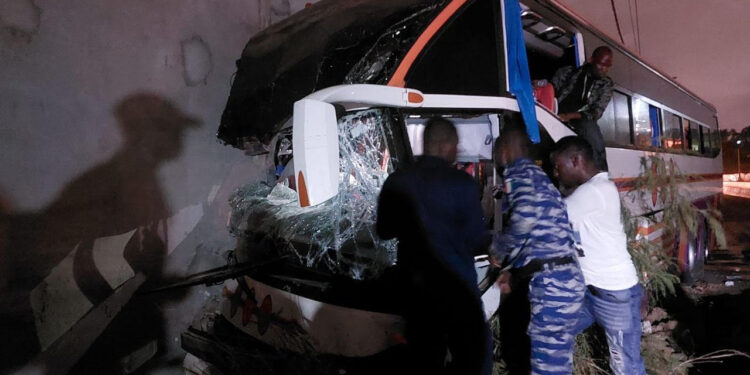 Can 2023 : Des blessés après l'accident d'un bus transportant des journalistes 1 Can 2023 : Des blessés après l’accident d’un bus transportant des journalistes