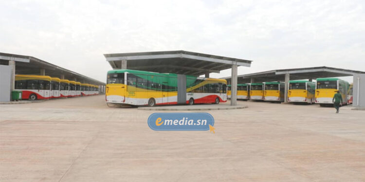 Inauguration du BRT : Macky Sall confie la sécurité du BRT aux… 1 Inauguration du BRT : Macky Sall confie la sécurité du BRT aux…