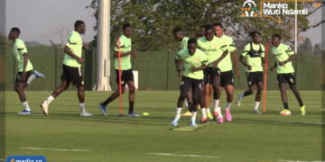 L’équipe nationale du Sénégal s’est entraînée ce vendredi : Youssouph Sabaly était… 7 L’équipe nationale du Sénégal s’est entraînée ce vendredi : Youssouph Sabaly était…