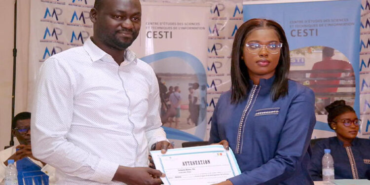 Cesti : Cérémonie de graduation de journalistes et techniciens des médias 1 Cesti : Cérémonie de graduation de journalistes et techniciens des médias