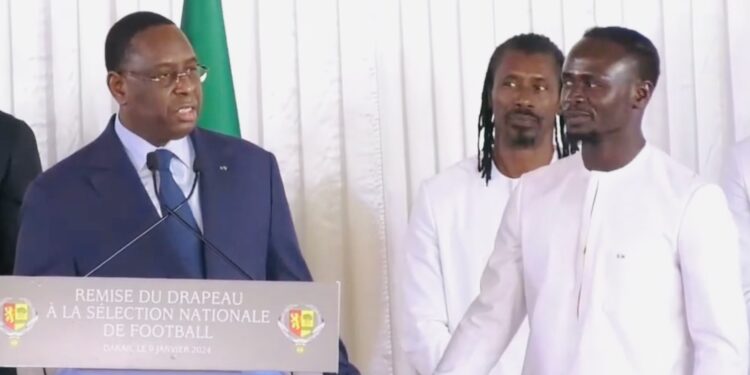 Cérémonie de remise de drapeau : Ce que Macky Sall a dit au nouveau marié Sadio Mané 1 Cérémonie de remise de drapeau : Ce que Macky Sall a dit au nouveau marié Sadio Mané