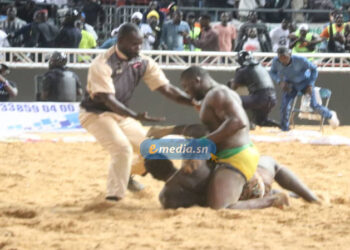 Arène nationale : Modou Lo bat Boye Niang et conserve sa couronne