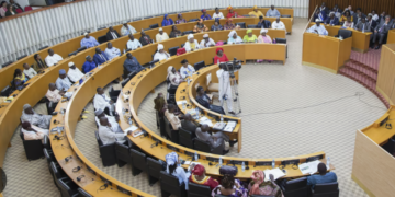 Membres du groupe des députés, arrêtez !