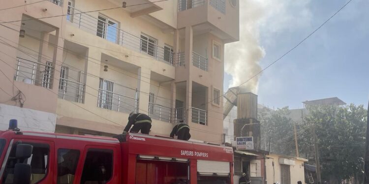 Urgent : Une dibiterie prend feu à Derklé 1 Urgent : Une dibiterie prend feu à Derklé