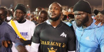 Lo bouillant et étincelant qui dévaste tout sur son passage