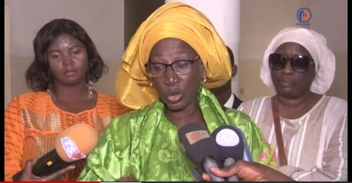 Présidentielle 2024 : Le collectif des femmes pour la défense de la famille (COFDEF) prône... 1 Présidentielle 2024 : Le collectif des femmes pour la défense de la famille (COFDEF) prône…