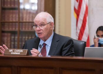 « Le report de la présidentielle au Sénégal place le pays sur une voie dangereuse vers… » (Sénateur américain)