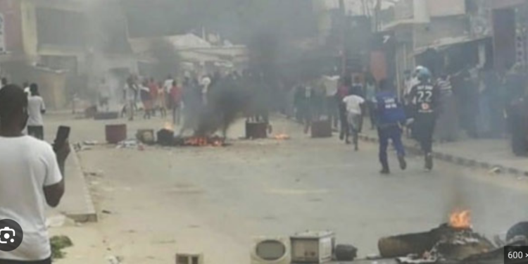 Manifestations à Diourbel : Six (6) personnes interpellées 1 Manifestations à Diourbel : Six (6) personnes interpellées