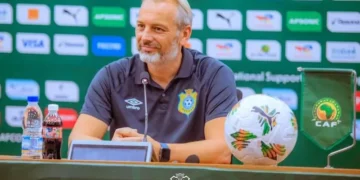 Sébastien Desabre, coach RD Congo : "Hisser haut le drapeau du Congo pour que ceux qui souffrent soient fiers de nous" 1 Sébastien Desabre, coach RD Congo : « Hisser haut le drapeau du Congo pour que ceux qui souffrent soient fiers de nous »