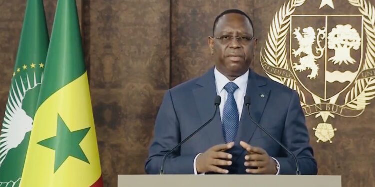 Macky Sall : « Je suis tout à fait prêt à passer le relais » 1 Report de la présidentielle : Macky Sall donne ses raisons et lance un appel au dialogue
