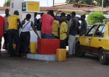 Situation tendue : Le gouverneur de Dakar interdit la vente temporaire de carburant au détail  1 Situation tendue : Le gouverneur de Dakar interdit la vente temporaire de carburant au détail