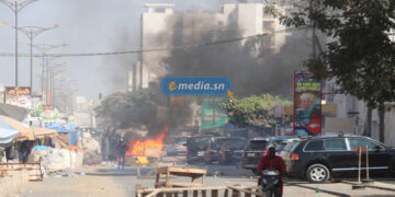 Sit-in devant les locaux de Walfadjri : Les gaz lacrymogènes règnent en maître