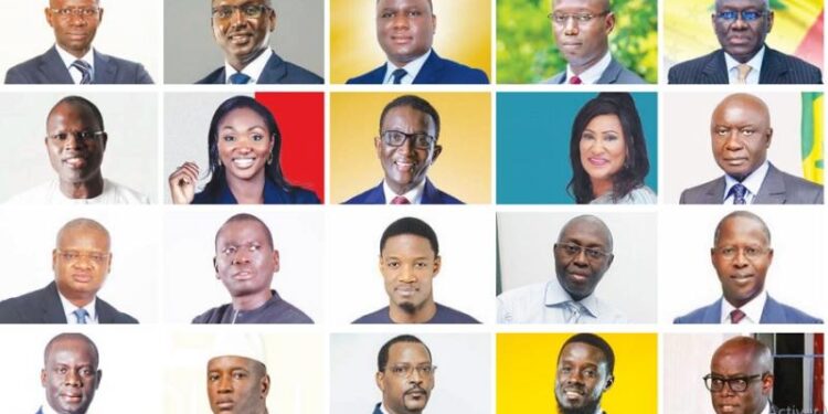 DIALOGUE : «Macky Sall reçoit les 19 candidats lundi, à 11h»  1 DIALOGUE : «Macky Sall reçoit les 19 candidats lundi, à 11h»