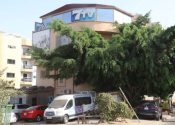 Forte mobilisation de la Cap devant 7TV : Les journalistes disent non à l’intimidation et réclament justice