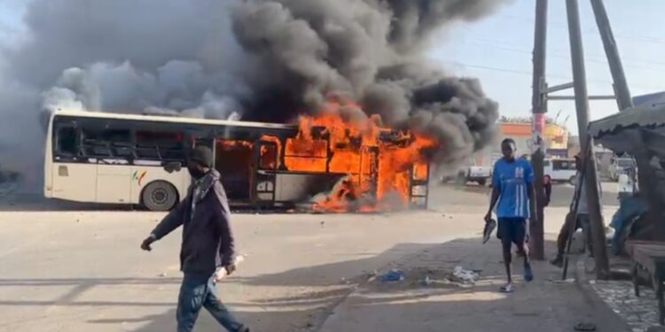 Kéba Sana Badji, receveur du bus incendié à Pikine : «Nous n’avions pas affaire à des manifestants, mais à des …»
