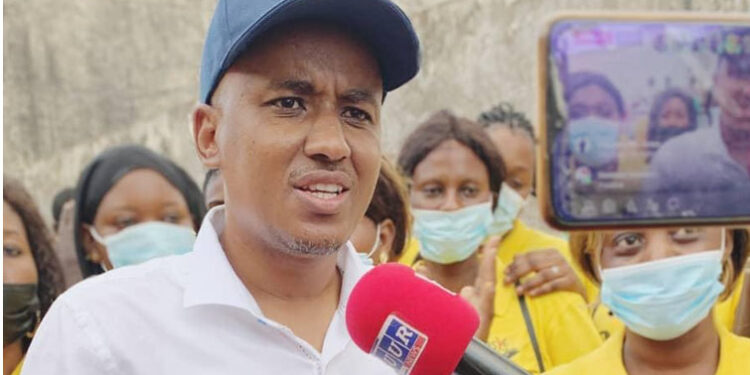 Altercation avec Ousmane Yara au Palais : Oumar Sow arrêté, puis libéré 1 Altercation avec Ousmane Yara au Palais : Oumar Sow arrêté, puis libéré