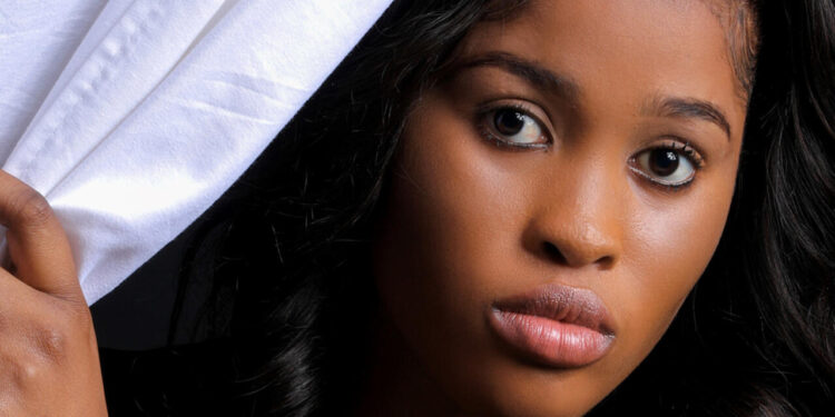 Le Billet du Baadoolo : Adji star triste