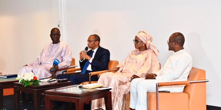 Prise en main du secteur de l’Éducation : Le Pr Moussa BALDÉ rencontre les Directeurs, les chefs de services et les Inspecteurs d’Académie