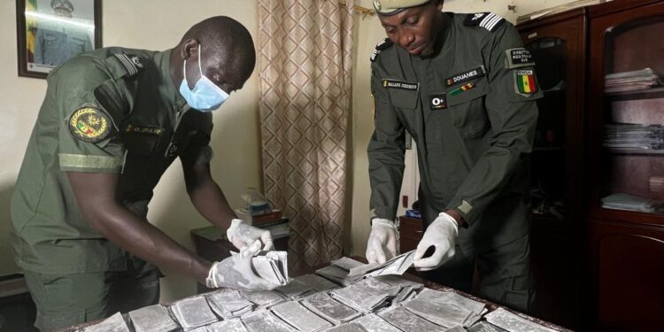 Trafic de billets Noirs : La douane saisit une valeur de 05 milliards  CFA à Goudomp 1 Trafic de billets Noirs : La douane saisit une valeur de 05 milliards  CFA à Goudomp