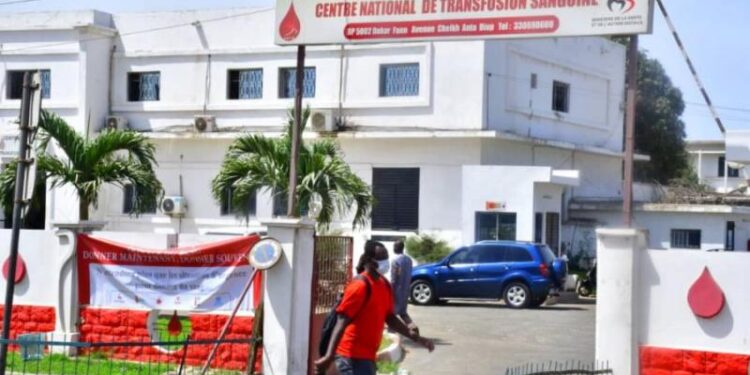 Cumul de salaires impayés : les prestataires du service de collecte mobile de sang du Cnts crient leur ras-le-bol 1 Cumul de salaires impayés : les prestataires du service de collecte mobile de sang du Cnts crient leur ras-le-bol